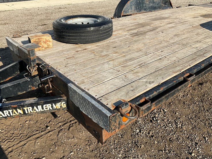 #2201-•-2017-spartan-20ch-tilt-equipment-trailer-image-13