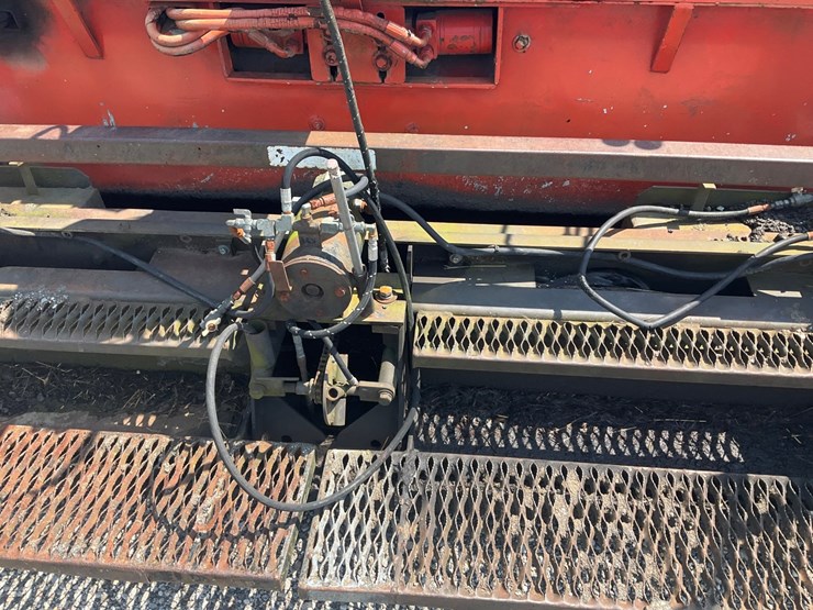 #1675-•-leeboy-tracked-asphalt-paver-image-14