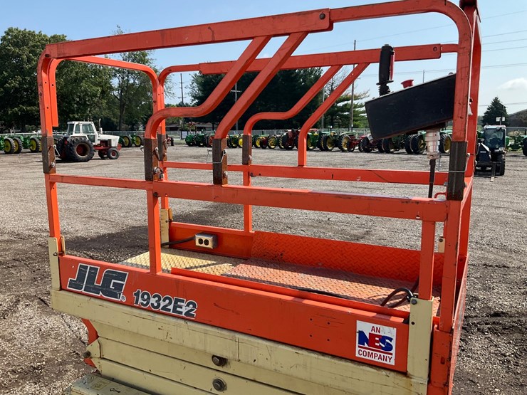 jlg-1932e2-image-39
