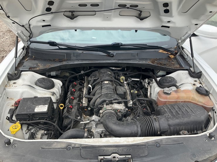 #2050-•-2018-dodge-charger-awd-image-16