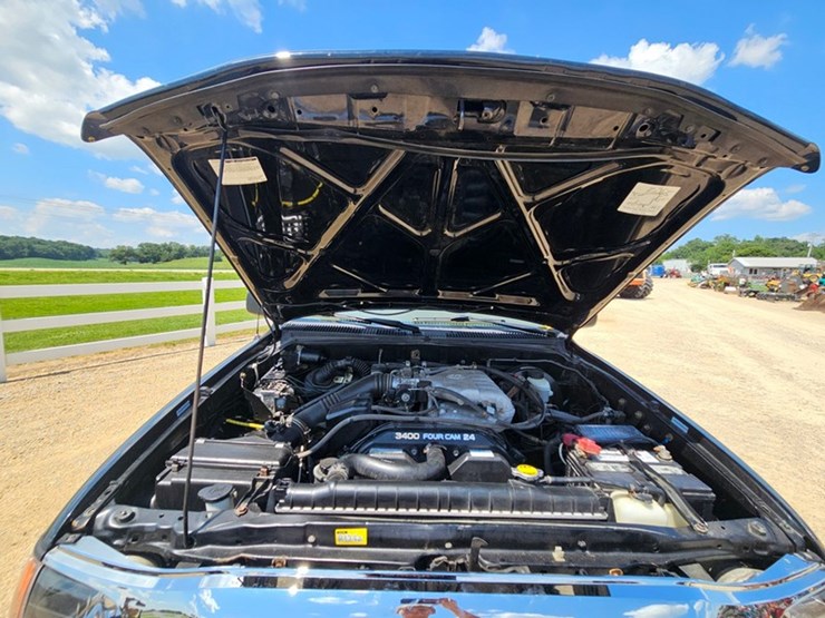 2004-toyota-tacoma-image-11