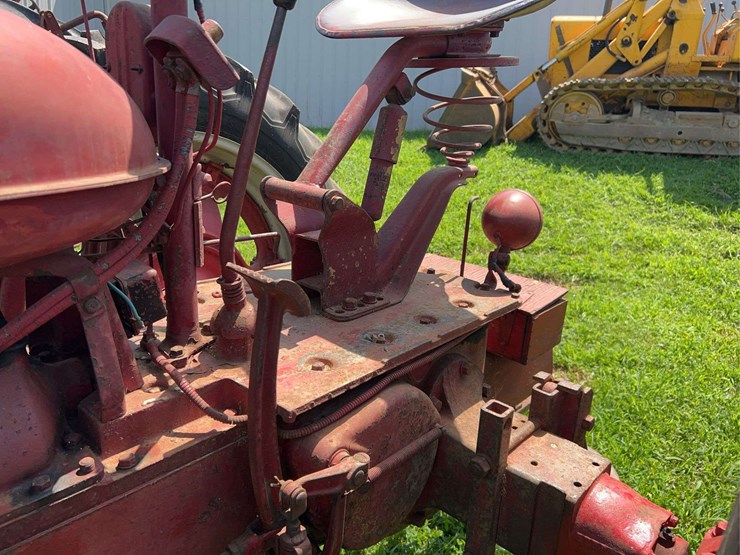 1952-farmall-super-h-image-11