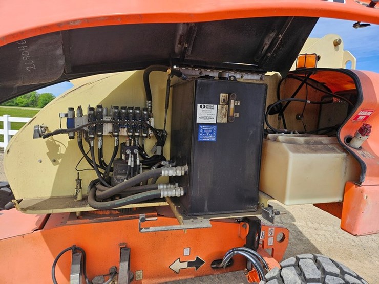 #89-•-jlg-460si-basket-lift-image-33