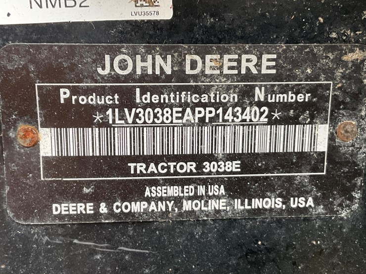 john-deere-3038e-image-9