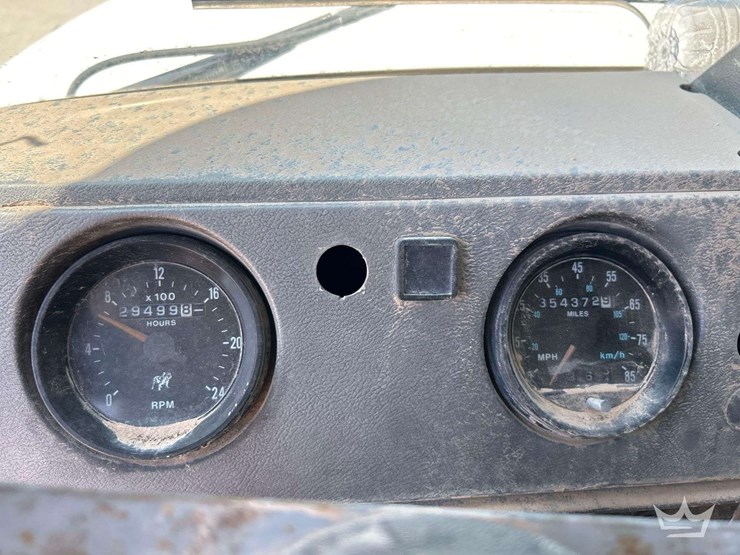 2001-mack-rd690s-image-14