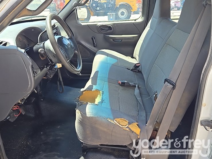 2001-ford-f150-xl-image-30