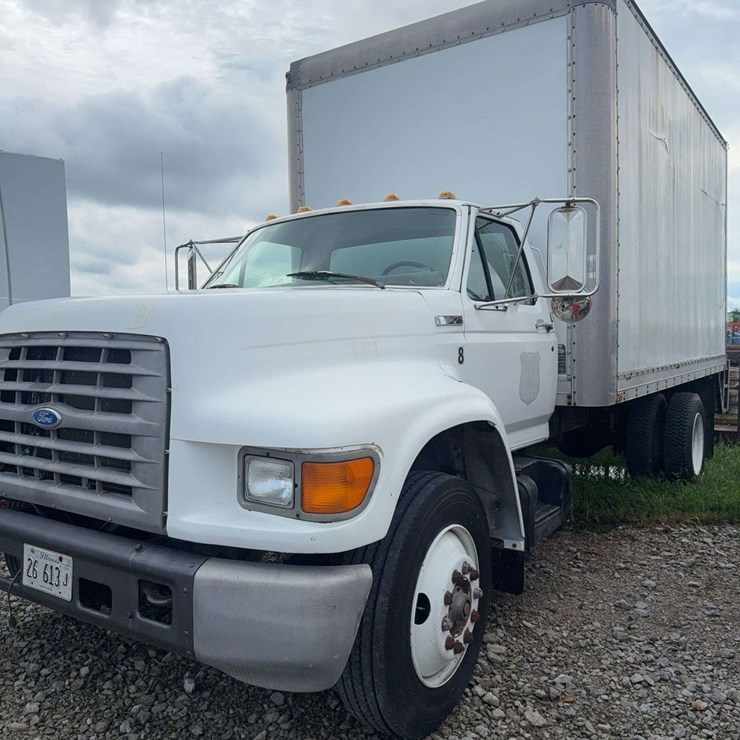 1995 FORD F800