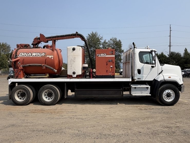 2018-freightliner-108sd-image-3