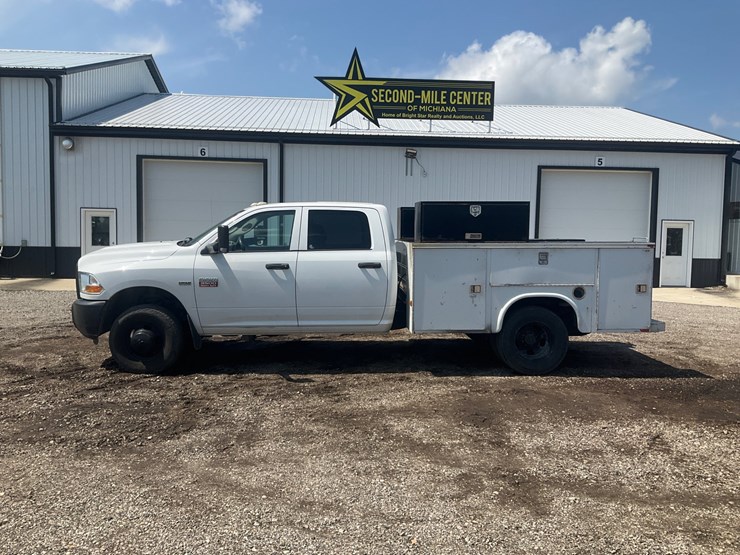 2012-dodge-3500-image-2