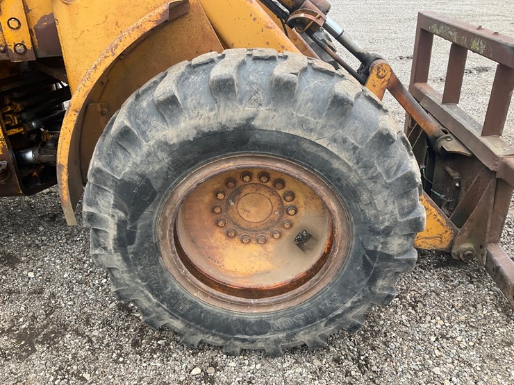 john-deere-444-image-12
