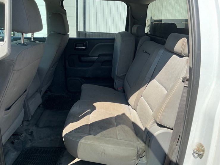 2016-chevrolet-silverado-2500-image-16