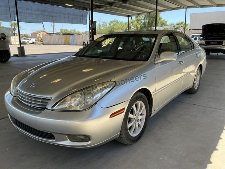 2003-lexus-es-300-sdn-image-4
