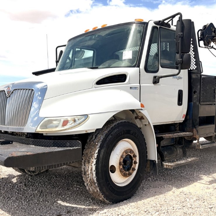 2010 INTERNATIONAL DURASTAR 4300