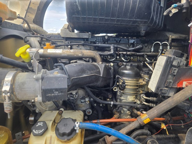 2017-freightliner-122sd-image-25