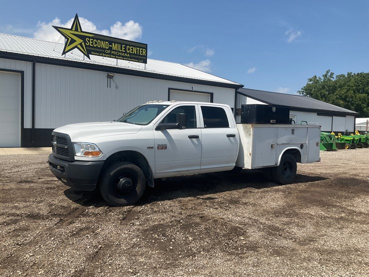 2012-dodge-3500-image-1