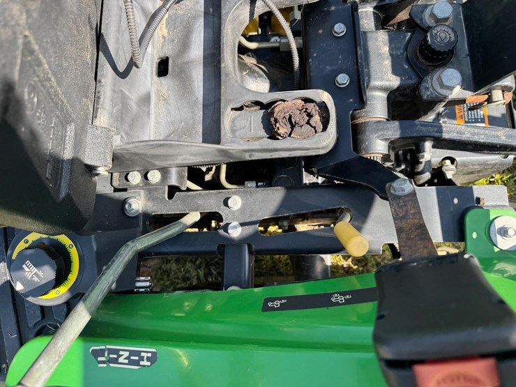 2014-john-deere-1023e-image-48