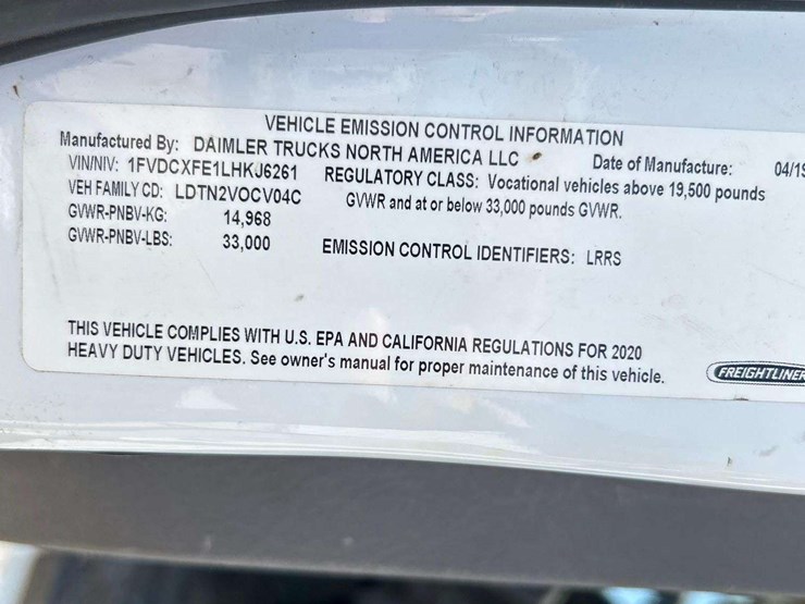 2020-freightliner-m2-106-image-5