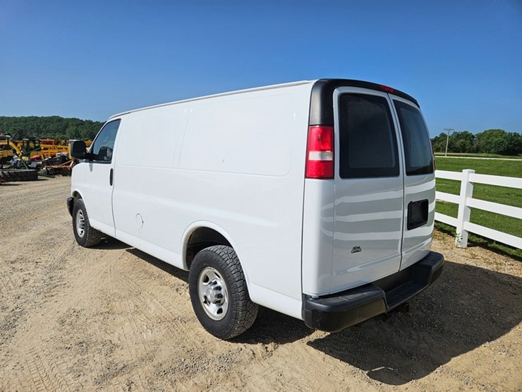 2018-chevrolet-g20-image-3