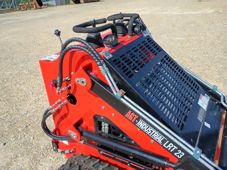 #26109-•-2025-agt-lrt23-mini-skid-steer-image-12