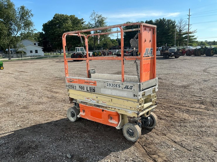 2007-jlg-1930es-image-4