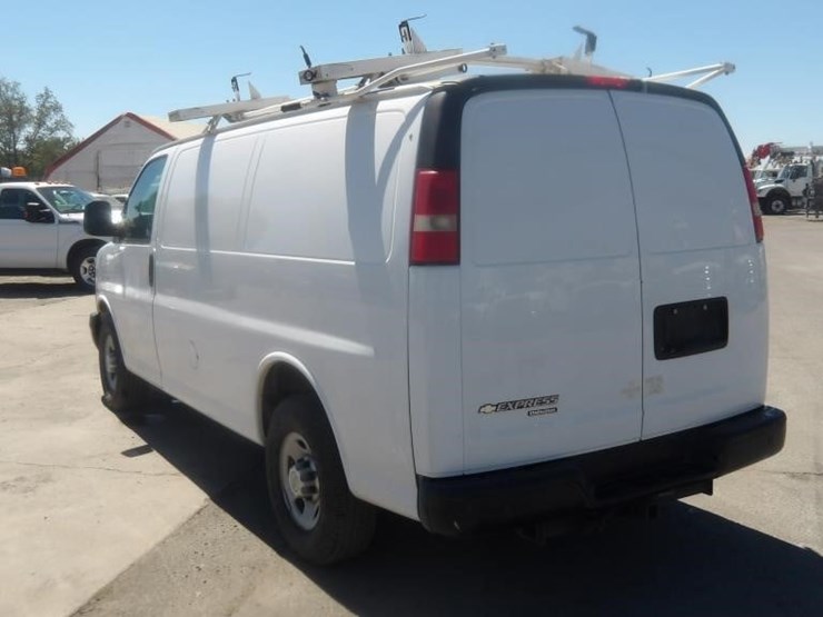 2014-utility-van-image-4