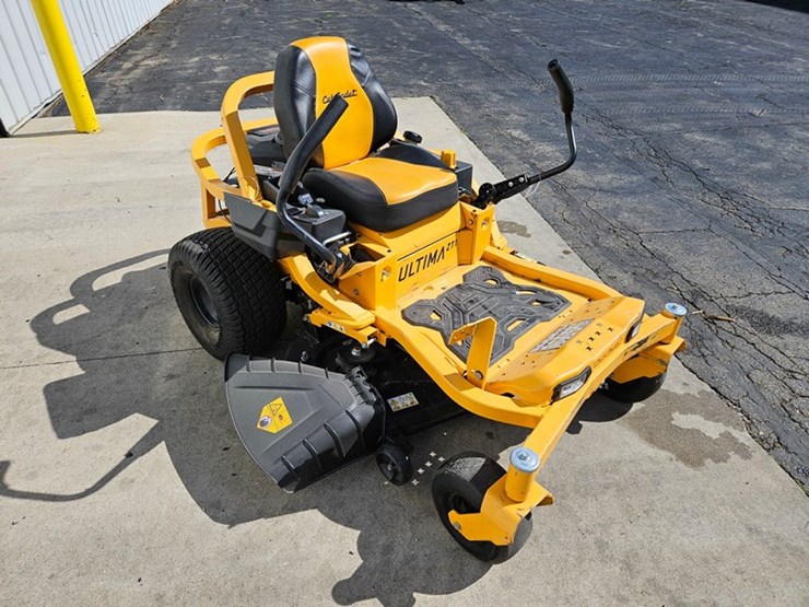 #651-•-cub-cadet-zt1-zero-turn-mower-image-7