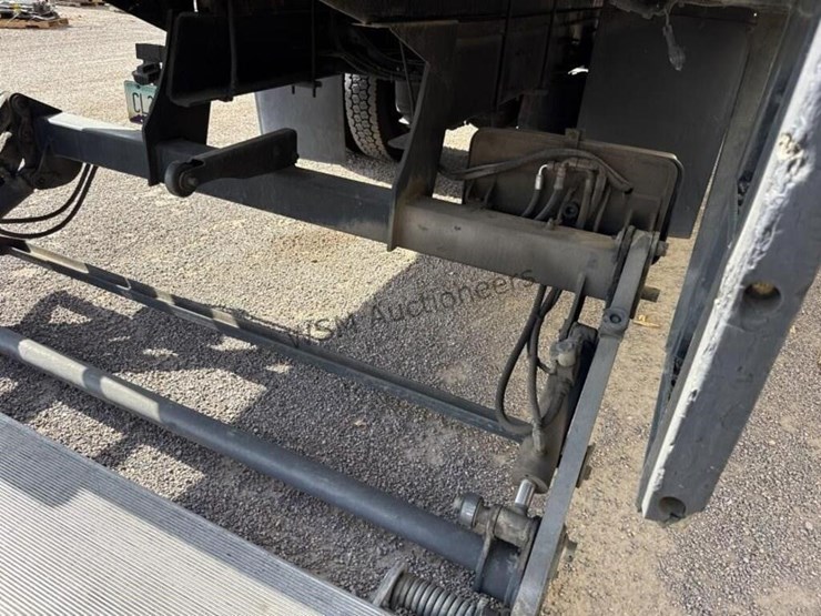 2012-international-4300lp-box-truck-image-15