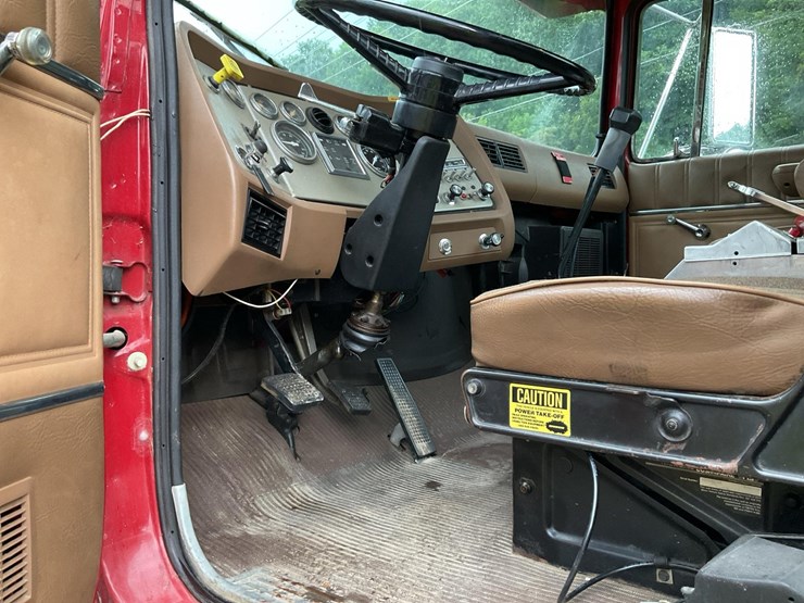 1989-ford-l8000-image-25