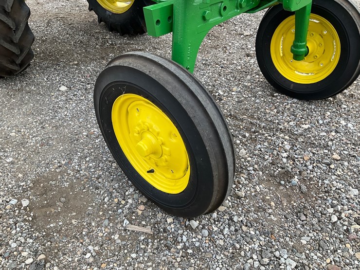1957-john-deere-320-image-11