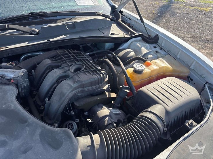 2018-dodge-charger-sedan-image-7