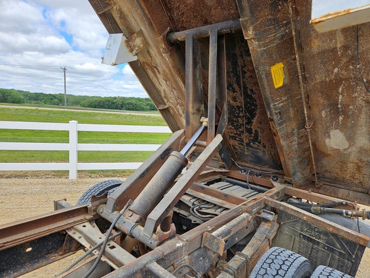 2009-ford-f550-image-56