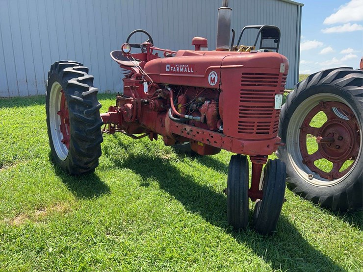 1953-farmall-super-m-image-1