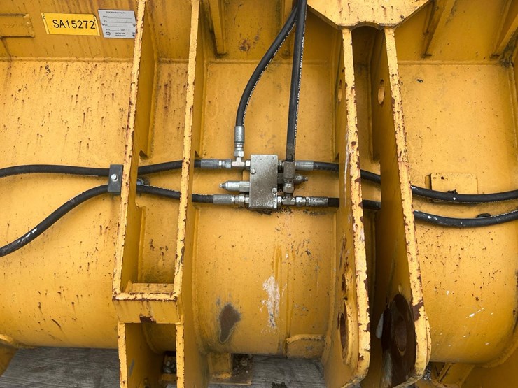 2020-deere-344l-image-69