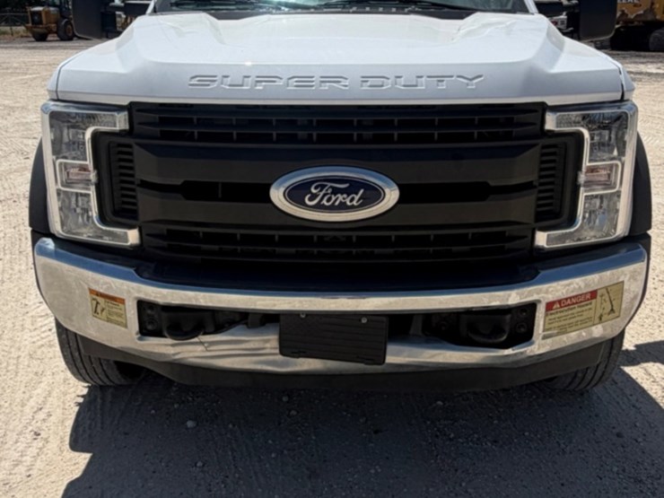 2019-ford-f550-image-2