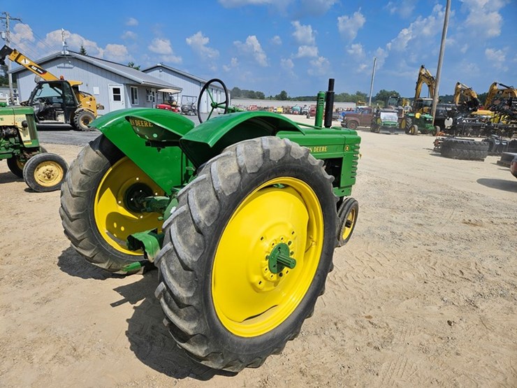 john-deere-b-image-5
