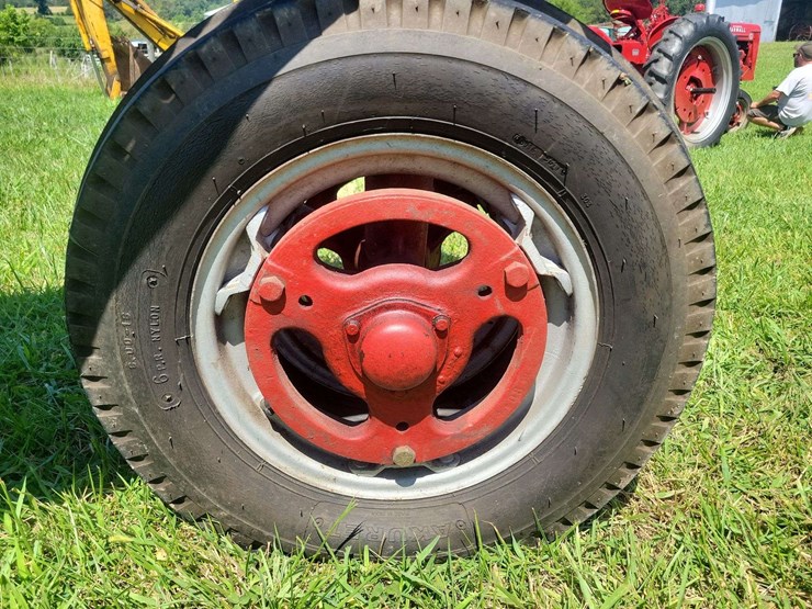 farmall-460-image-10