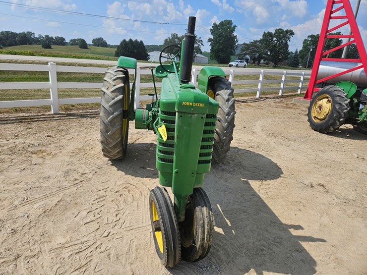 john-deere-b-image-8