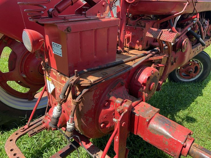 1953-farmall-super-m-image-23