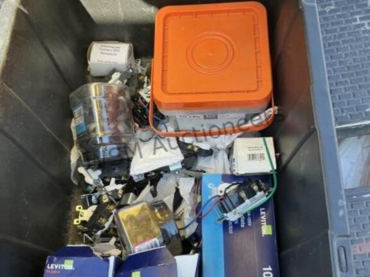 pallet-of-misc-image-5