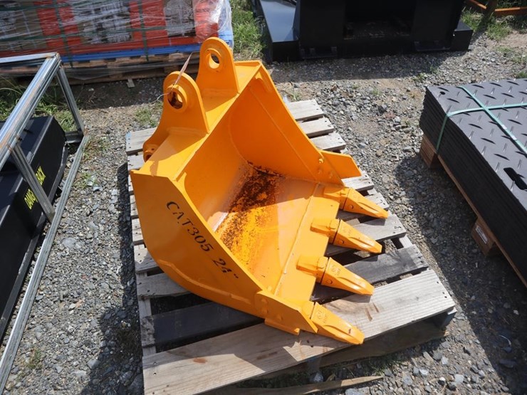 caterpillar-305-image-1