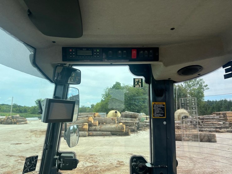 2020-deere-344l-image-41