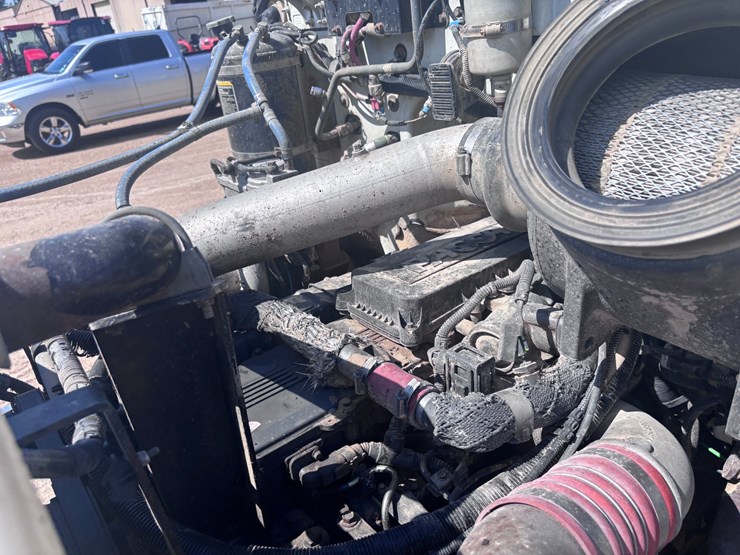 peterbilt-340-image-18