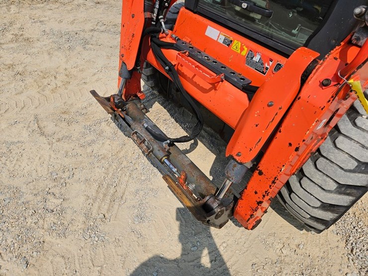 2016-kubota-ssv75-image-9