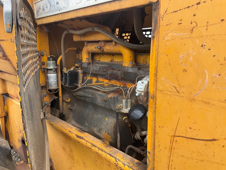john-deere-444-image-18