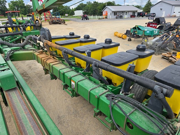 john-deere-1770-image-13