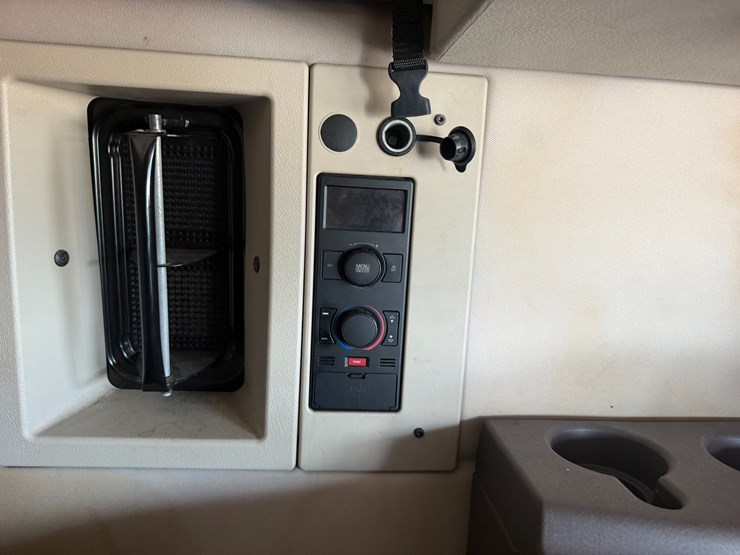 #16234-•-2018-volvo-vnl64t670apu-image-14