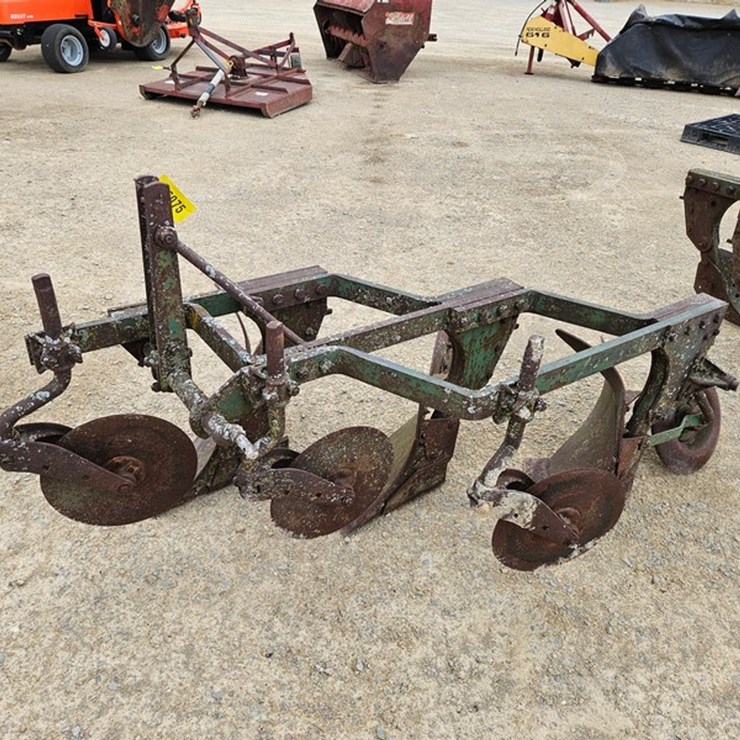 #122 • 3pt 3 Bottom Plow