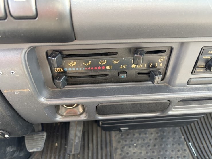 2007-gmc-w5500hd-image-27