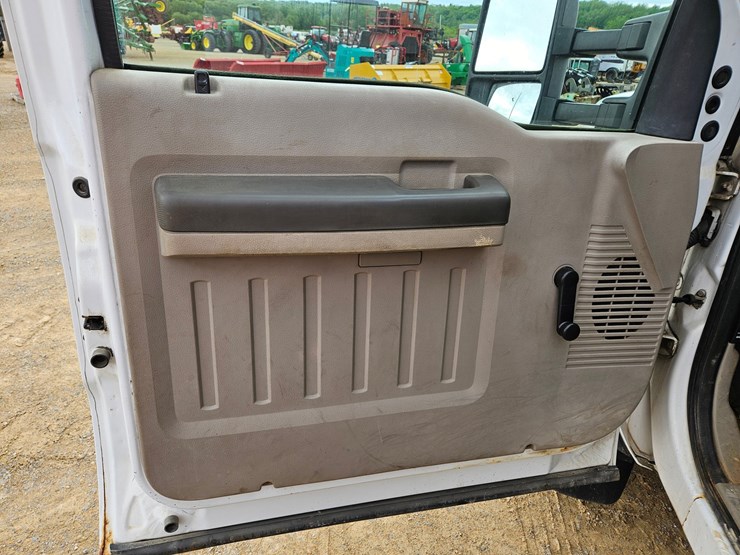 2008-ford-f550-image-81