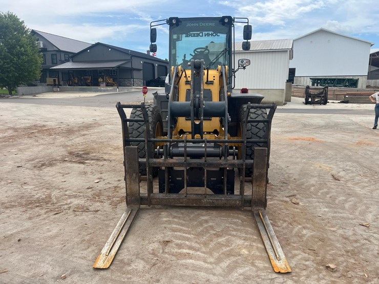 2020-deere-344l-image-4